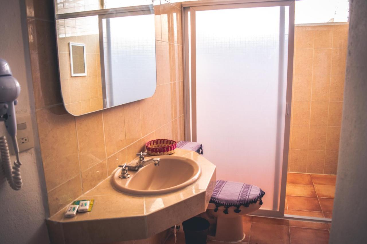 Hotel Casa Oaxaquena à Santa Cruz Huatulco Extérieur photo