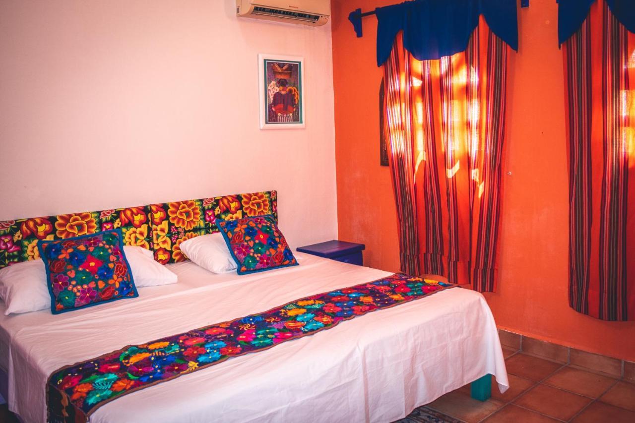 Hotel Casa Oaxaquena à Santa Cruz Huatulco Extérieur photo